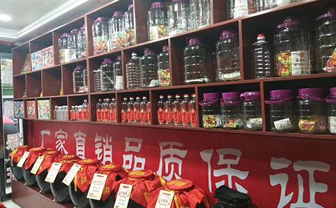 一斤散酒的利润多少？醉开心开店卖散酒加盟酒3万开店，纯粮散酒代理加盟