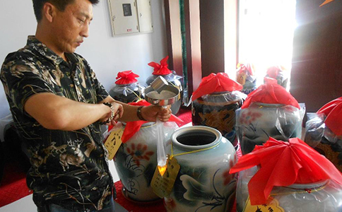 醉开心散酒定制：打造专属您的窖藏佳酿